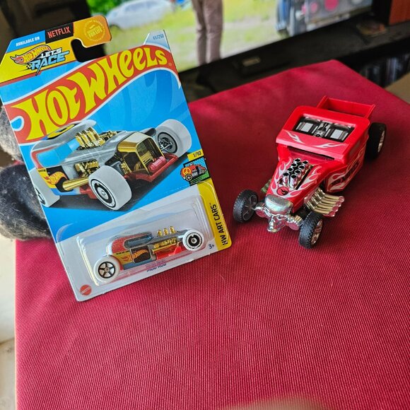 Hot wheels super car collection - Picture 1 of 7